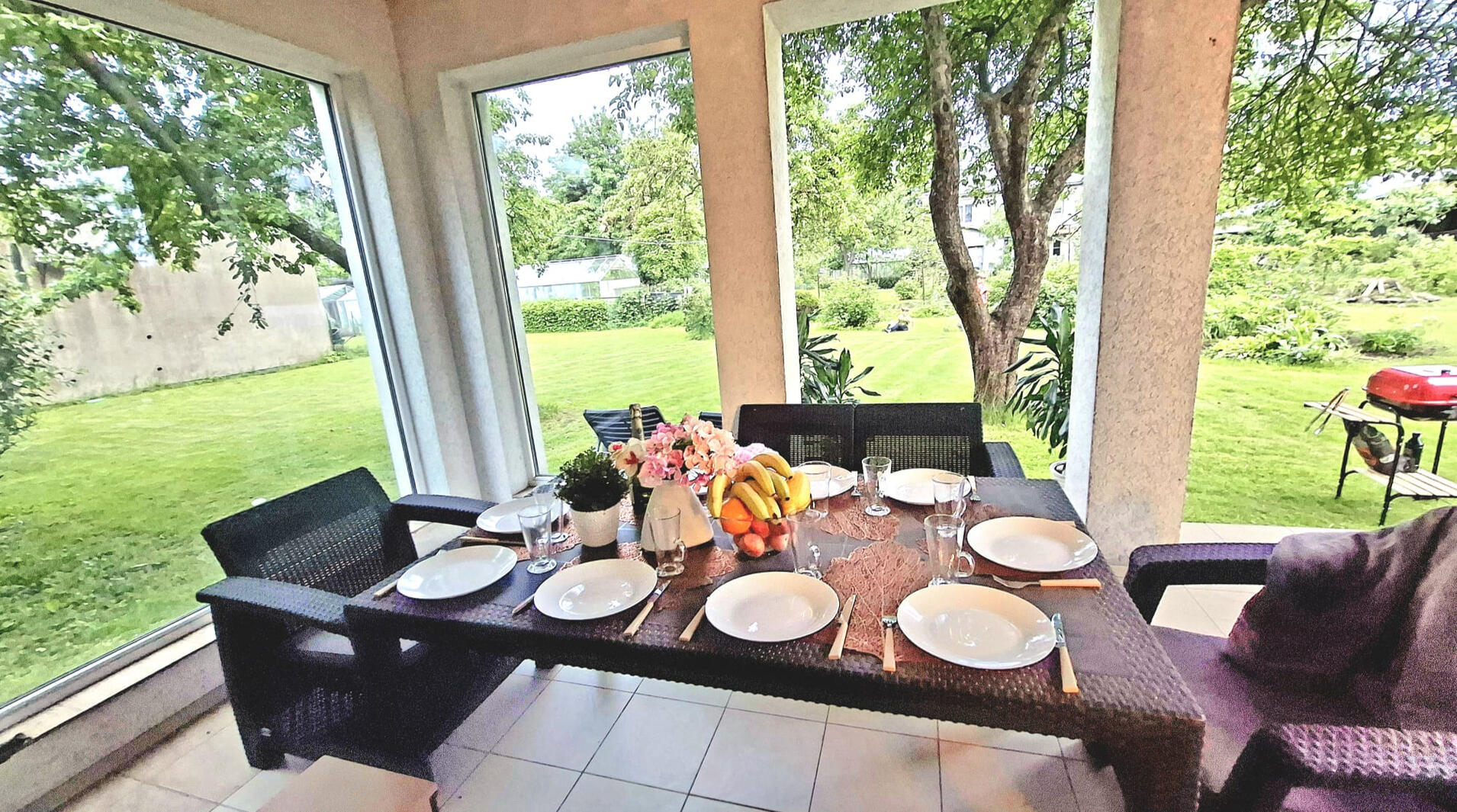 Spacious terrace for long evenings together with family, friends and pets! Spacious terrace for long evenings together with family, friends and pets!